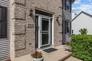 224 E Carrington Ln, Appleton, WI 54913 - Photo 3