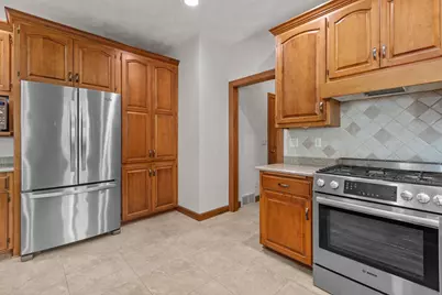 224 E Carrington Lane, Appleton, WI 54913 - Photo 9