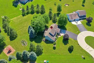 3386 Hawkeye Ct, Suamico, WI 54313 - Photo 3