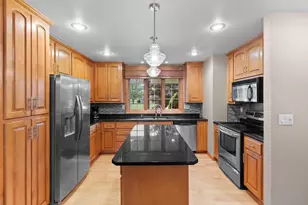 3386 Hawkeye Ct, Suamico, WI 54313 - Photo 5