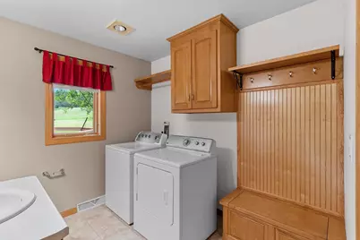 3386 Hawkeye Court, Suamico, WI 54313 - Photo 11