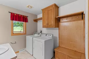 3386 Hawkeye Ct, Suamico, WI 54313 - Photo 11