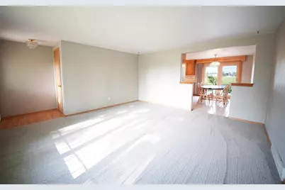1238 Stine Way, De Pere, WI 54115 - Photo 5