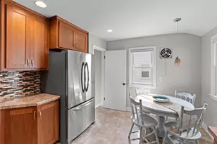 1253 Marian Ln, Green Bay, WI 54304 - Photo 5