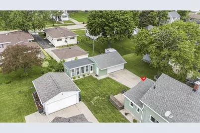 1054 Tyler Avenue, Oshkosh, WI 54902 - Photo 25