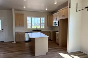 2203 Golden Gate Dr, Appleton, WI 54913 - Photo 3