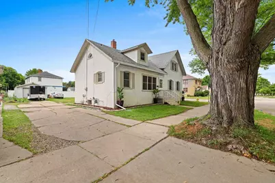907 Elmore Street, Green Bay, WI 54303 - Photo 5