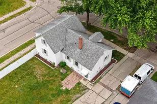 907 Elmore St, Green Bay, WI 54303 - Photo 23