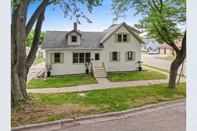 907 Elmore Street, Green Bay, WI 54303 - Photo 3