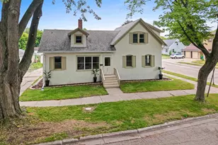 907 Elmore St, Green Bay, WI 54303 - Photo 3