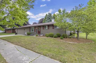 3924 S 22nd St, Sheboygan, WI 53081 - Photo 3