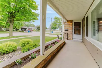 1947 McCurdy Street, Oshkosh, WI 54902 - Photo 3