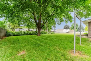 1947 Mc Curdy St, Oshkosh, WI 54902 - Photo 53