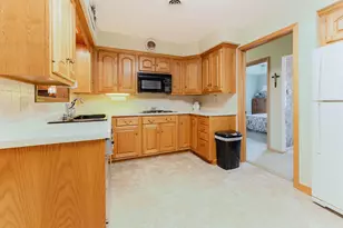 1947 Mc Curdy St, Oshkosh, WI 54902 - Photo 17
