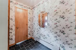 1947 Mc Curdy St, Oshkosh, WI 54902 - Photo 5