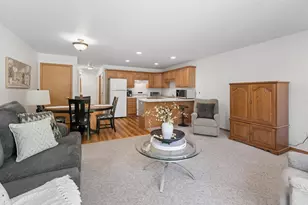 2127 Royal Crest Cir, Green Bay, WI 54311 - Photo 5