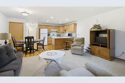 2127 Royal Crest Circle #3, Green Bay, WI 54311 - Photo 7