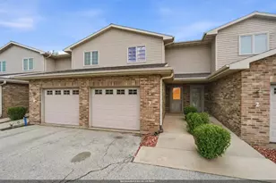 2127 Royal Crest Cir, Green Bay, WI 54311 - Photo 1