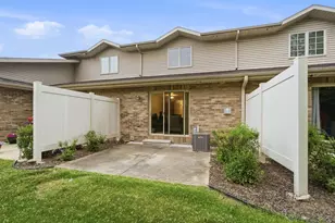2127 Royal Crest Cir, Green Bay, WI 54311 - Photo 17
