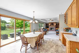 1990 Tyler Ln, De Pere, WI 54115 - Photo 11