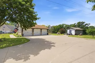 926 Millbrook Dr, Neenah, WI 54956 - Photo 31
