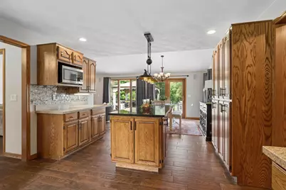 926 Millbrook Drive, Neenah, WI 54956 - Photo 9
