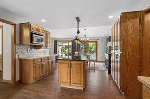 926 Millbrook Dr, Neenah, WI 54956 - Photo 9