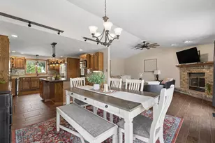 926 Millbrook Dr, Neenah, WI 54956 - Photo 11