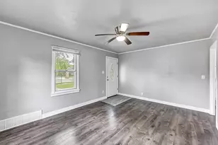 1160 12th Ave, Green Bay, WI 54304 - Photo 3