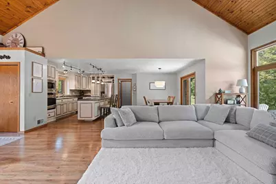 2841 Mayflower Road, Green Bay, WI 54311 - Photo 9