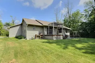 1085 Hillwood Run Dr, Oshkosh, WI 54901 - Photo 35