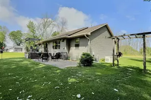 1085 Hillwood Run Dr, Oshkosh, WI 54901 - Photo 31