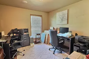 1085 Hillwood Run Dr, Oshkosh, WI 54901 - Photo 19
