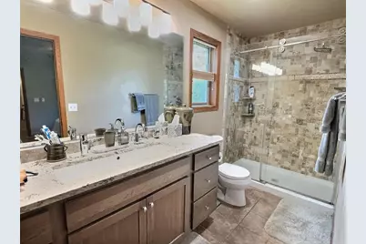 1085 Hillwood Run Drive, Oshkosh, WI 54901 - Photo 11