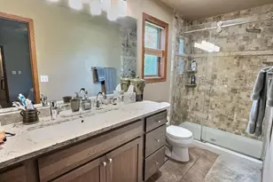 1085 Hillwood Run Dr, Oshkosh, WI 54901 - Photo 11