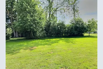 1070 Zacher Drive, Oshkosh, WI 54901 - Photo 5