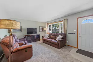 56 Pioneer Ct, Fond du Lac, WI 54935 - Photo 3