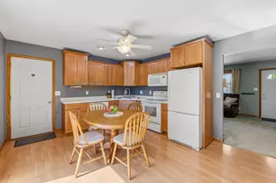 56 Pioneer Ct, Fond du Lac, WI 54935 - Photo 5