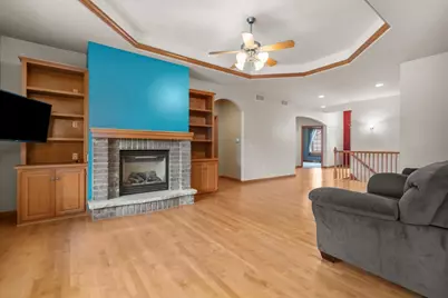 111 Regent Place, Neenah, WI 54956 - Photo 11