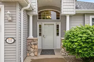 111 Regent Pl, Neenah, WI 54956 - Photo 3
