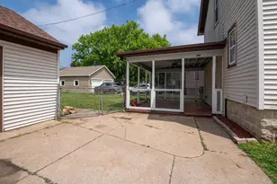 318 Hudson Ave, Oshkosh, WI 54900 - Photo 21