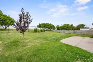 1085 Grassymeadow Ln, Menasha, WI 54952 - Photo 27