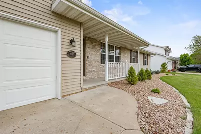 1085 Grassymeadow Lane, Menasha, WI 54952 - Photo 3