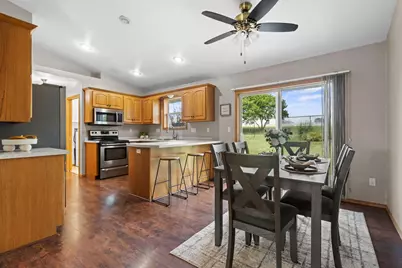 1085 Grassymeadow Lane, Menasha, WI 54952 - Photo 9