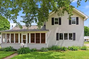 712 Algoma St, New London, WI 54961 - Photo 3