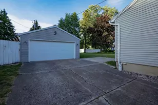 129 E 12th St, Fond du Lac, WI 54935 - Photo 5