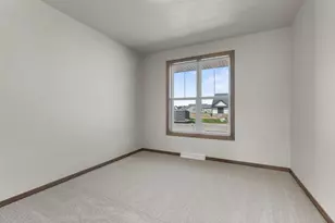 N8851 Killarney Way, Menasha, WI 54952 - Photo 33