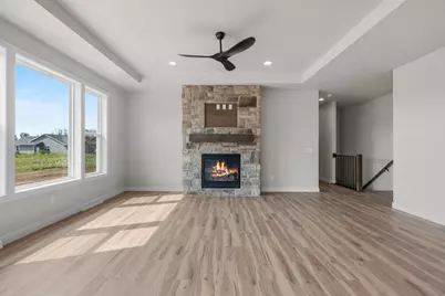 N8851 Killarney Way, Menasha, WI 54952 - Photo 9