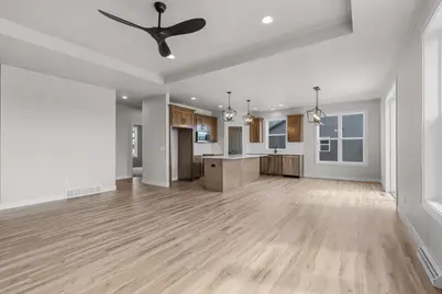 N8851 Killarney Way, Menasha, WI 54952 - Photo 7
