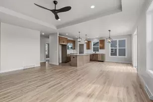 N8851 Killarney Way, Menasha, WI 54952 - Photo 7